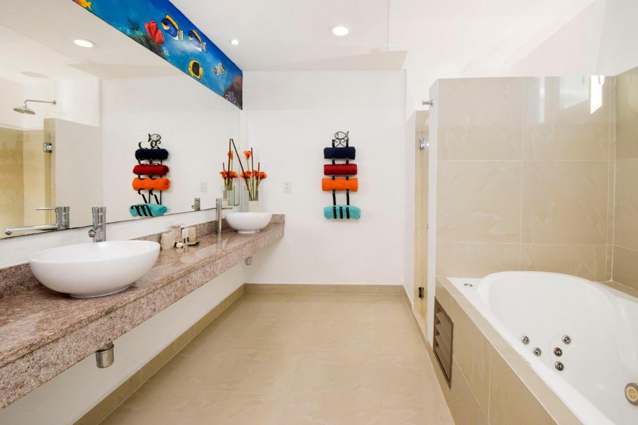 Peninsula Grand By Your Way