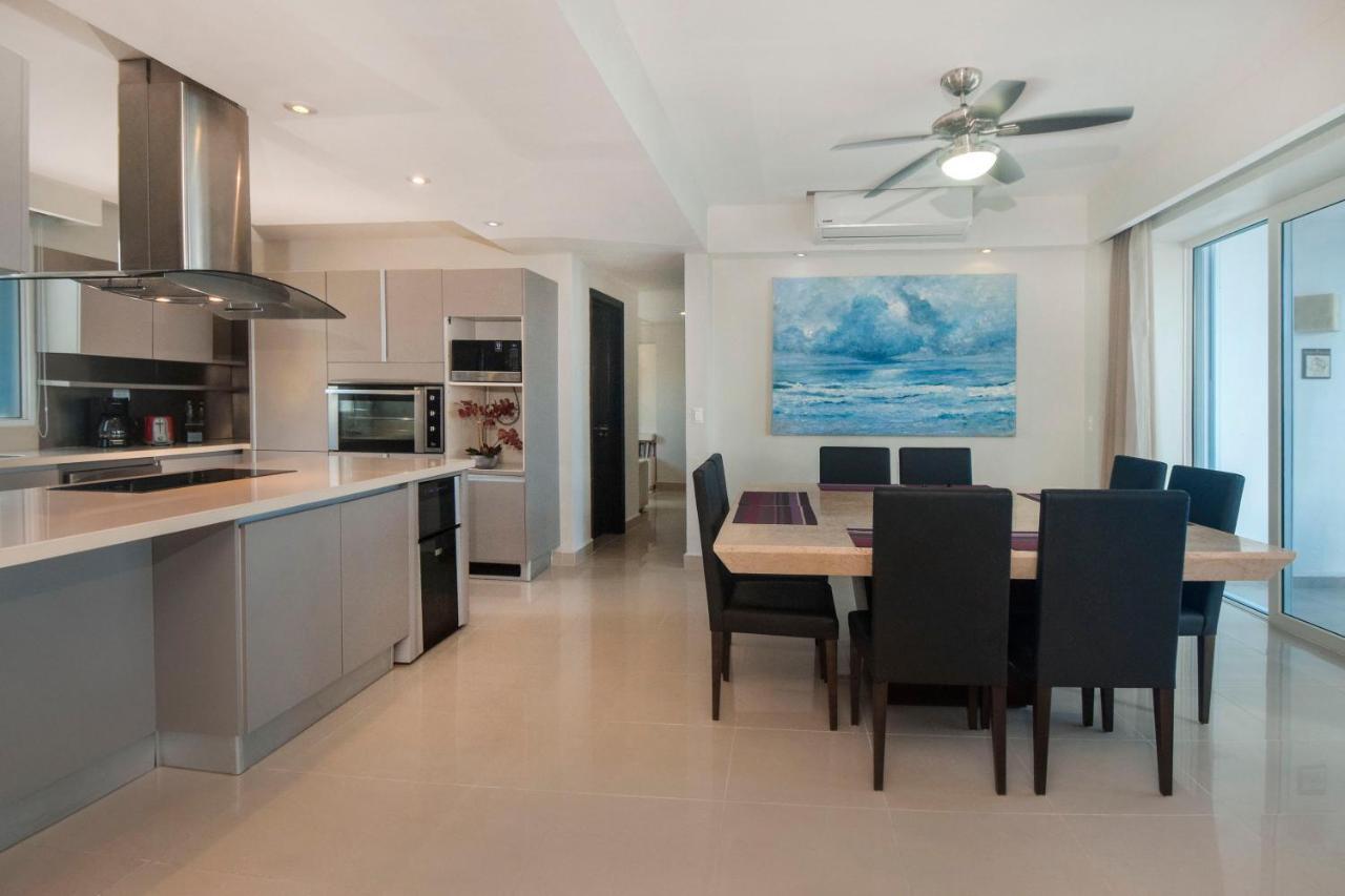 Peninsula Grand By Your Way Apartment *